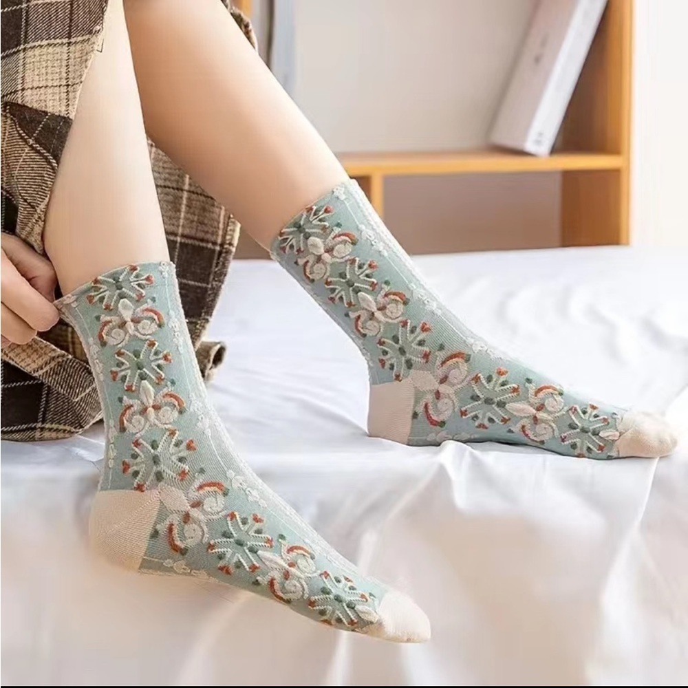 Floral Tube Socks Variety 5 Pack - Picture 6 of 8
